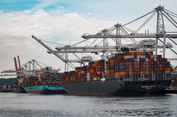 Global shipping network
